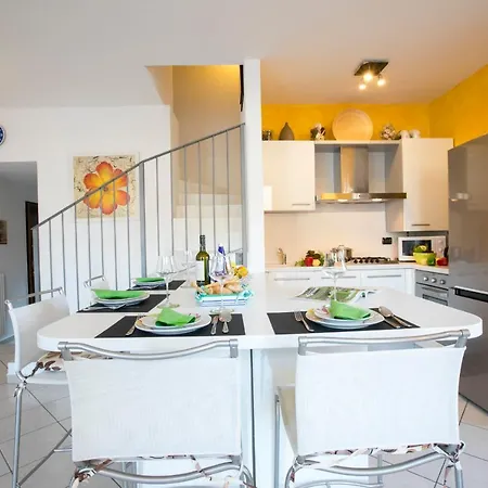 Sleeps 4 Camnago Volta