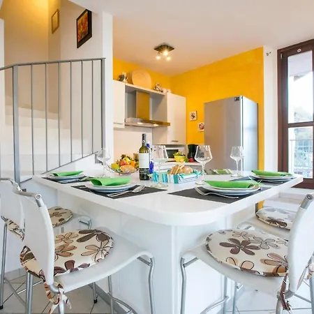 Appartement Sleeps 4 *